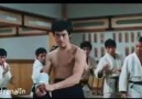 Bruce Lee Japon Okulunu Basıyor Kral BenimYouTube Hesabımıza ABONE Olunuz )