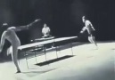 Bruce Lee Masa Tenisi Oynuyor. (Azim ve Başarı)