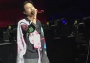 170805 Bugünkü Sydney konserinden GD Cr on video