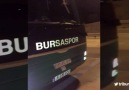 Bursaspor takımına yapılan saldırının görüntüleri internete düştü.