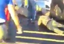 BU ŞEREFSİZLERİN YERDE YATAN MASUM ASKERE YAPTIKLARINA BAKIN B...