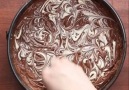 Çikolatayı kim sevmez! Harika çikolatalı kek tarifi afiyet olsun.