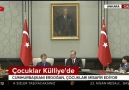 Çocuktaki hakimiyet ve müthiş diksiyona bakar mısın. Helal olsun.