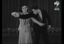 1933 con esta chica NO se metan. Pobre el hombre !!!