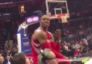 Courtside Fan Hilariously Trolls Dwight Howard!