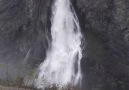 Dağın ortasından fışkıran Murgul şelalesi. Artvin Murgul . Turkey