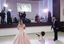 Damat çalıyor gelin oynuyor