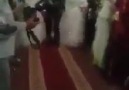 1 Damat 2 Gelin. Şeriat isteyenlere duyurulur.INŞALLAH yansin damad