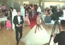 Damat ve Gelinin muhteşem dansı ;) <3