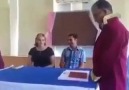 Demekki neymiş? Her yerde şaka yapılmazmış ahahahaha Paylaş