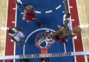 Derrick Rose double clutch Lay-up !