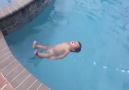 Doğuştan Yüzücü Bebek