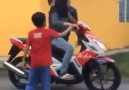 Dugaan belajar naik moto...