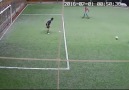 Dünya futbol tarihine geçecek şıklıkta bir gol..Tebrik ederim