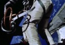 Ed White uzay yürüyüşünde 1965