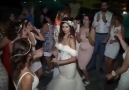 Eğlenceye Devam - Düğünde Harika Oynayan Kızlar Facebook