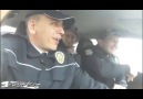 Ekip Otosunda Eğlenen Polisler