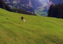 El famoso pueblo de Lauterbrunnen rodeado por los Alpes suizos Donde Viajar