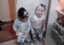 Evde yoğurt savaşı yapan çocuklar! :))