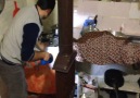 Eve Giren Fareyi Kedilerine Yakalatan Gençlerin MutluluğuKaynak Soner Zengin