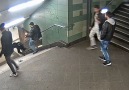 Fahndungsvideo: Polizei sucht Angreifer aus Berliner U-Bahn