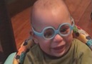 Felsefe Günlüğü - Gözlük sayesinde ilk defa gören bebeğin...