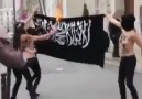 Femen İŞİD'i Protesto Etti