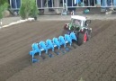 Fendt Ploughing - Machinery Videos