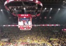 Fenerbahçeli taraftarlar arenayı inletiyor! (Via TrendBasket)