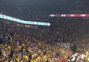 Fenerbahçe taraftarı şampiyonluğu İzmir Marşıyla kutluyor!