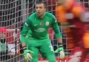 Fernando Muslera konsantrasyonu, topu takip etmesi