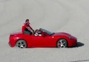 Ferrari California... Alonso Kuma Saplanıyor...