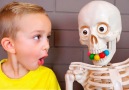 Funny Kids & Giant Skeleton! Johny Johny Yes Papa Baby Songs