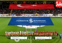 Galatasaraylı futbolcular İstiklal Marşı&okuyor