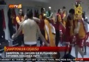 Galatasaraylı futbolcular kolbastı Şov :)