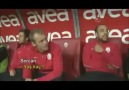 Galatasaray Yedek Kulübesinde İlginç Muhabbet :)