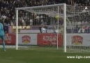 Geçmişten güzel bir anı!Javier Umbides&53 metreden harika bir gol.