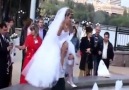 Gelinle Damat Havuzda Fotoğraf Çekilmek İsterse.. )