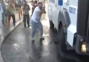 Gezi'de toma'ya saldıran Pjimalı Gonzales'i de unutmadık :D