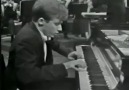 Glenn Gould - Bach Concerto in D minor BWV1052 III. Allegro