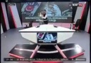 Golün ofsayt olduğunu öğrenen BJK TV sunucuları.