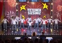 Grup Kaşıks'ın Dans Performansı