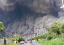 Guatemalada bulunan Fuego yanardağından kaçış sürüyor...