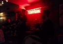 Gülten Benli TEZ GEL canlı performans. Taksim Toprak Türkü Bar sahnesi