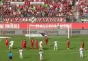 Gururumuz Hakan Çalhanoğlu'nun Hannover'e attığı frikik golü.