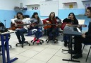 Haftasonu gitar kursumuzda öğrencilerimiz hem eğleniyor hem de öğreniyor.