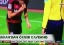 Hakan Çalhanoğlu'ndan örnek davranış