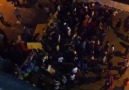 Halk İstiklal Caddesi'nde barikat kuruyor...
