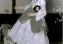 Harmony in Grey and Green Miss Cicely Alexander tablosu hareket ederse. (1872)