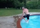 Havuza balıklama atlayan dayı